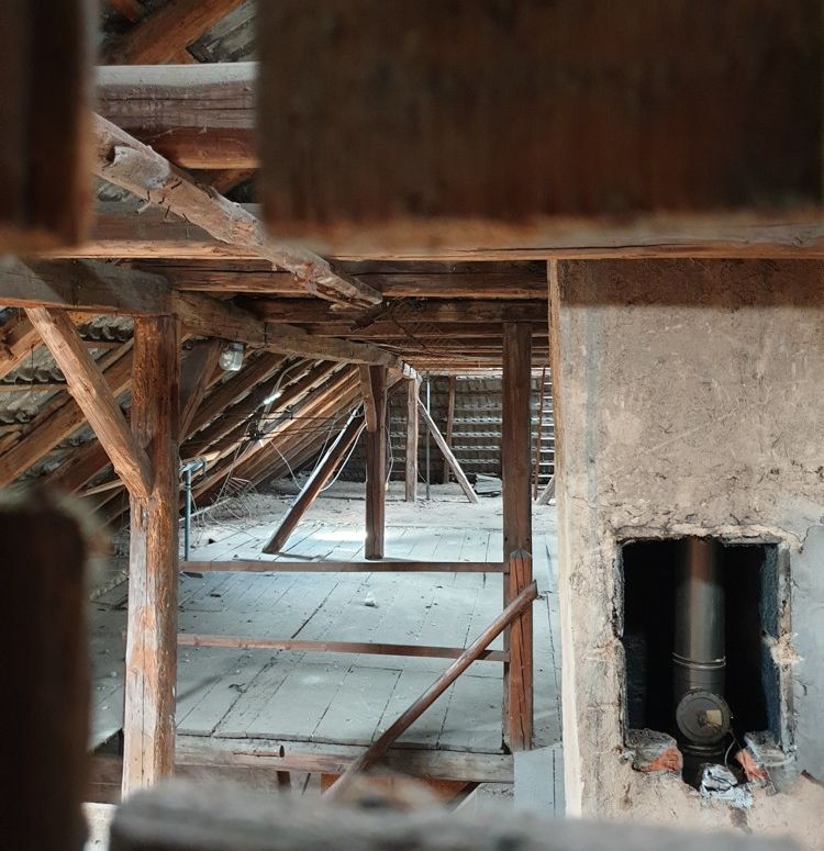 Dachboden Nachbarhaus-min