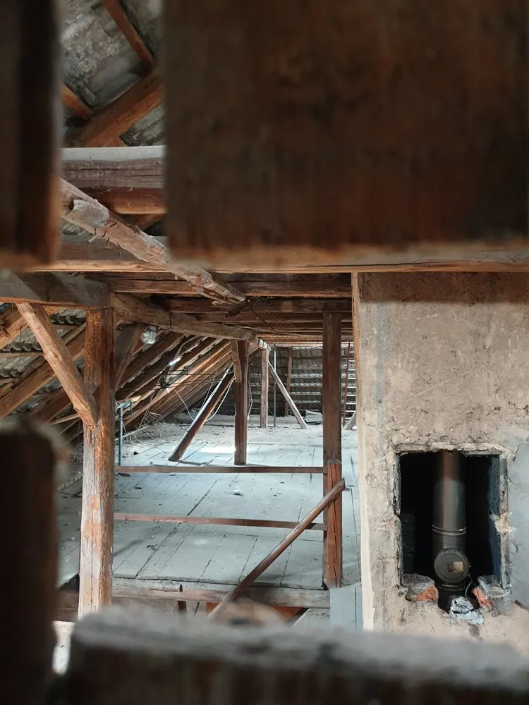 Dachboden Nachbarhaus-min