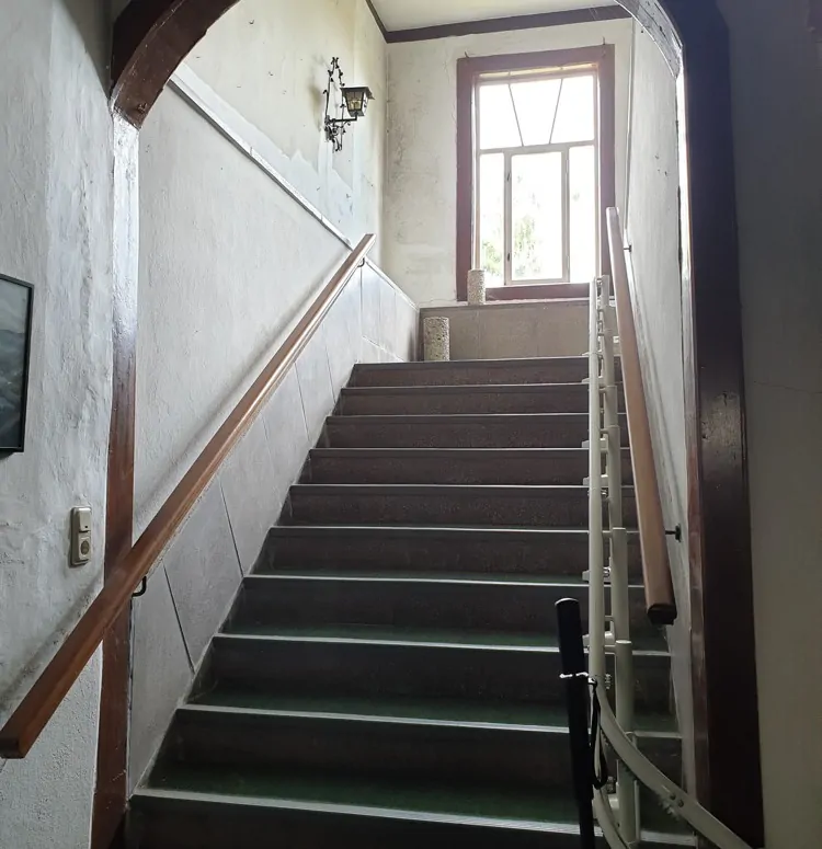 EG Treppenaufgang-min