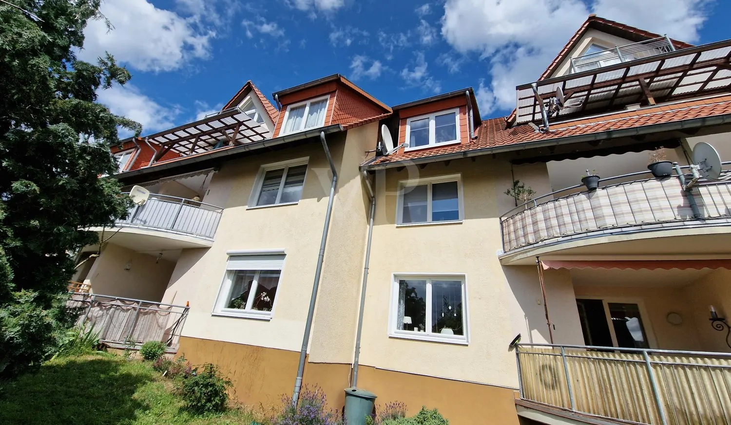 Ansicht Westen mit Balkonanlage