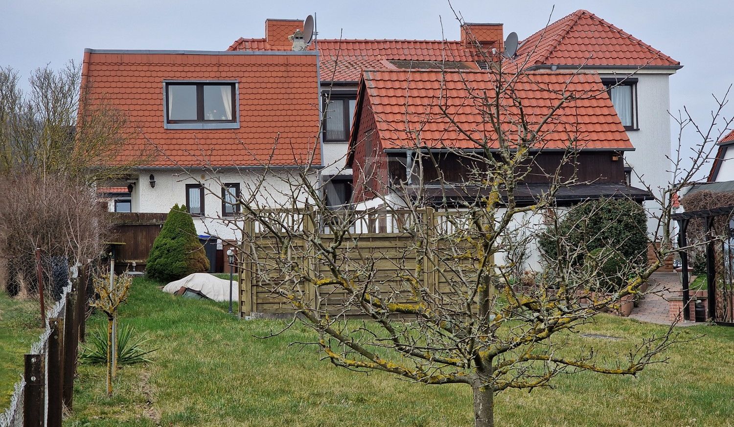 Ansicht Osten mit Garten