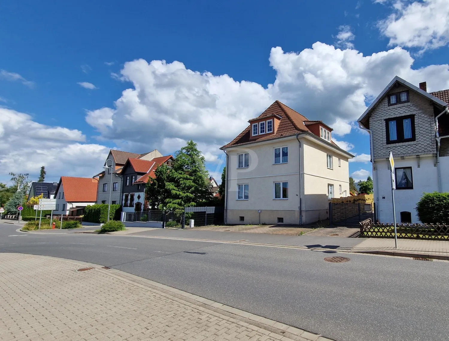 Straßenansicht