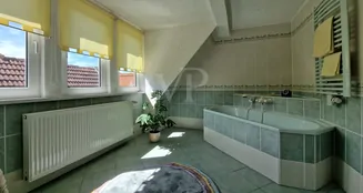 von_poll_real_estate_property_24461015_image_8