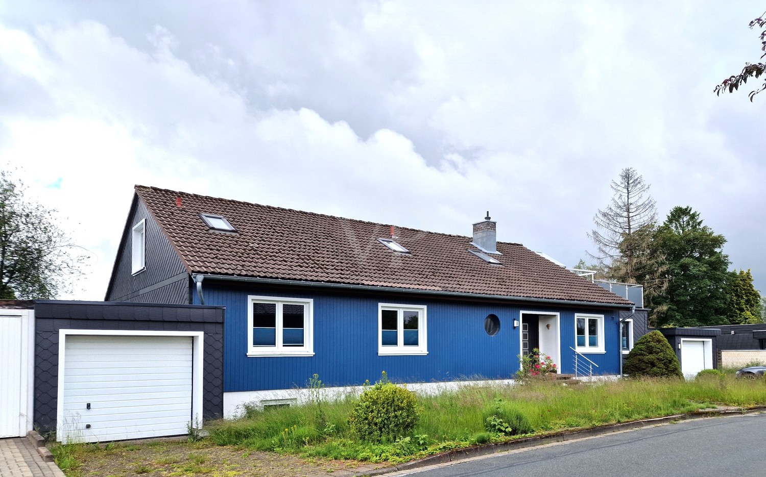 Ein echter Augenschmaus- Modernes Einfamilienhaus im regionalen Stil mit luxuriöser Ausstattung