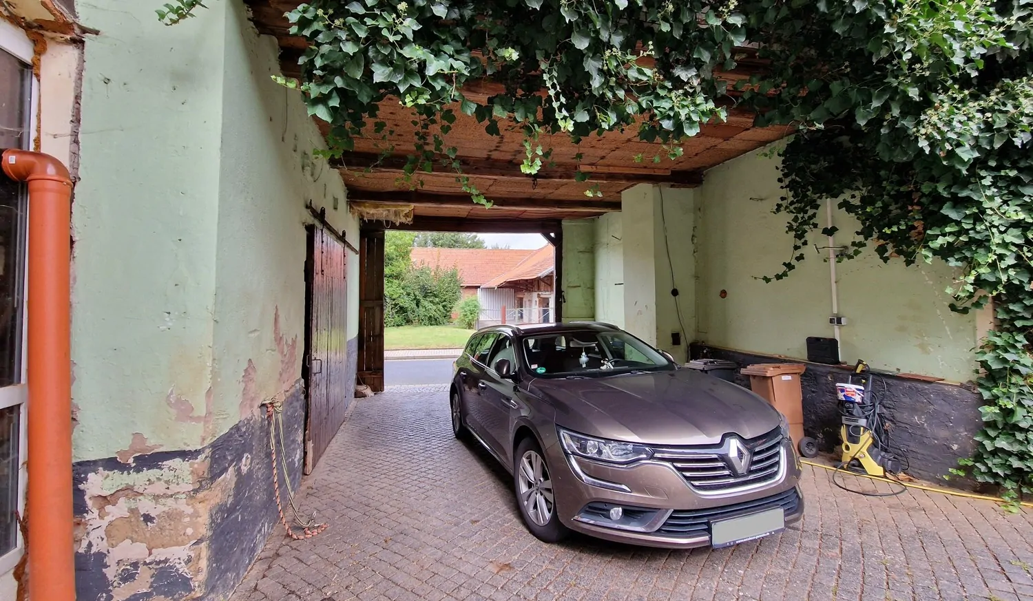 Hauptzufahrt Nordseite