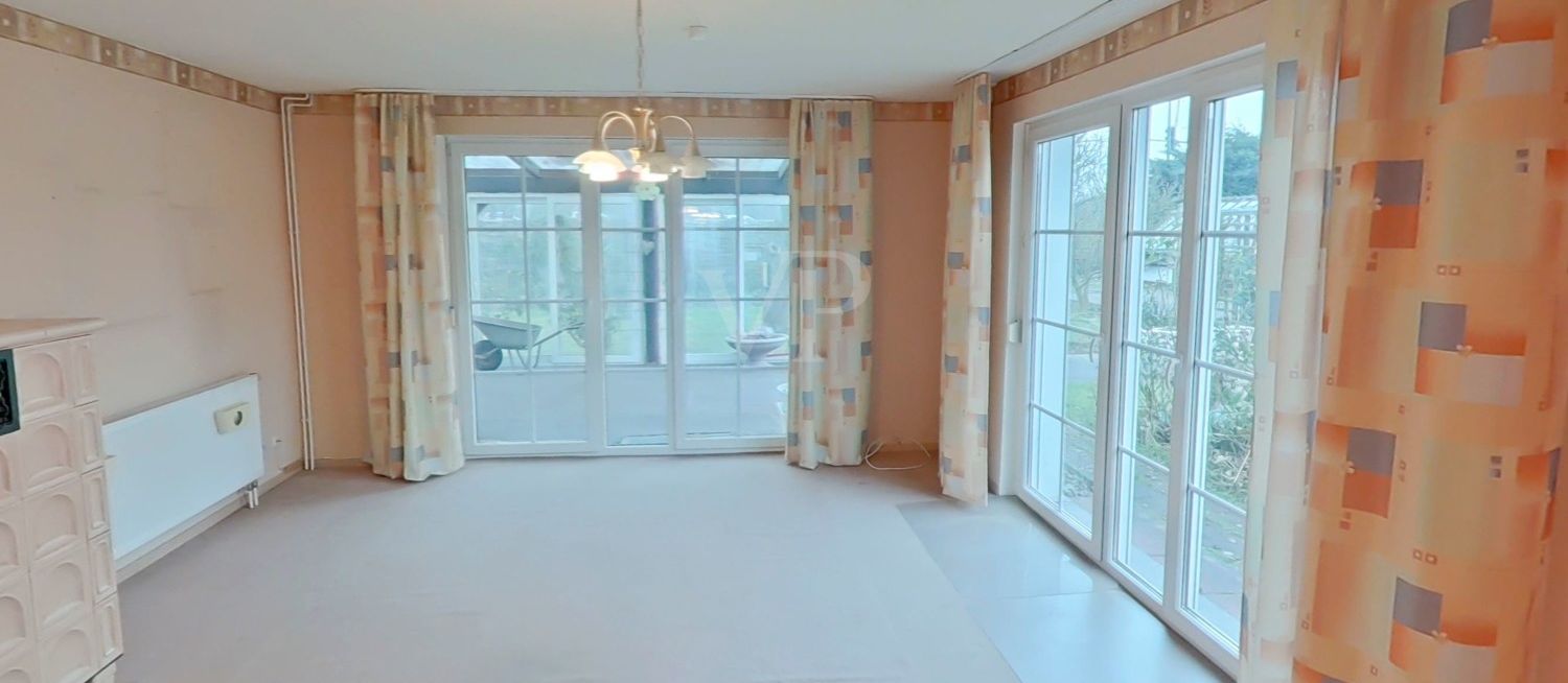 EG Wohnzimmer vorn