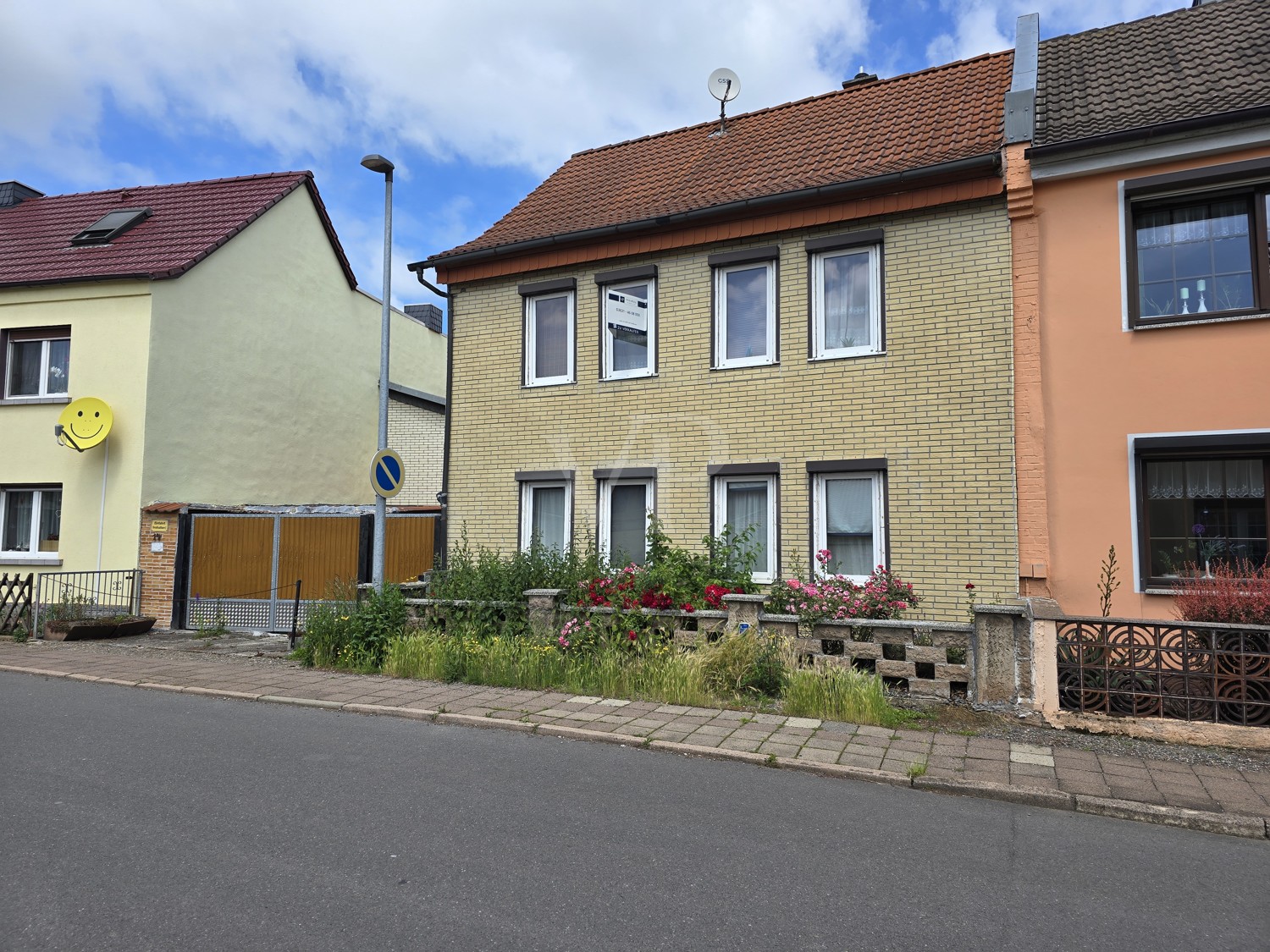 Straßenansicht mit Blickbeziehungen