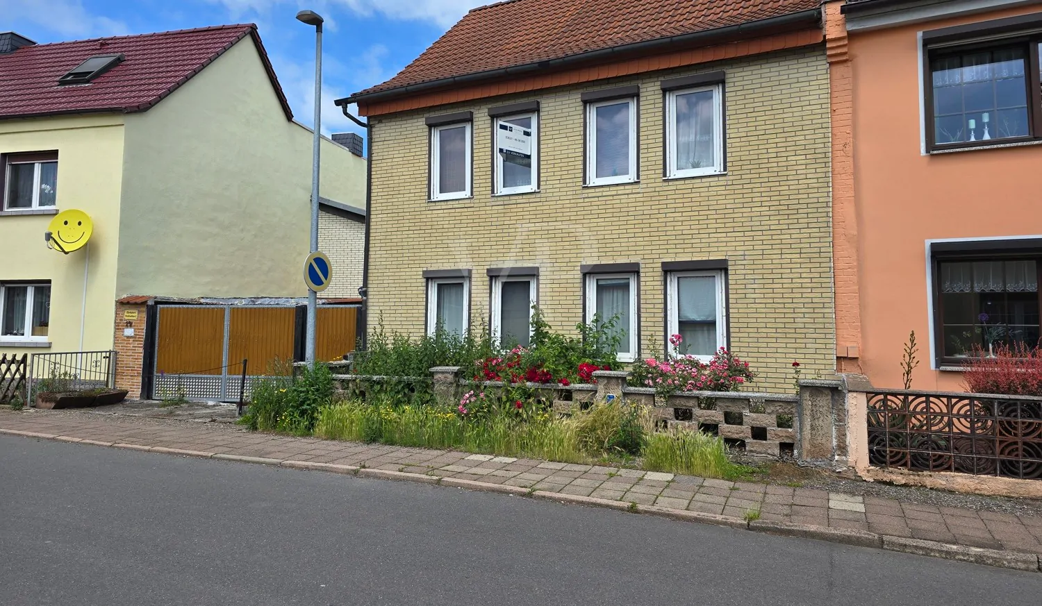 Straßenansicht mit Blickbeziehungen