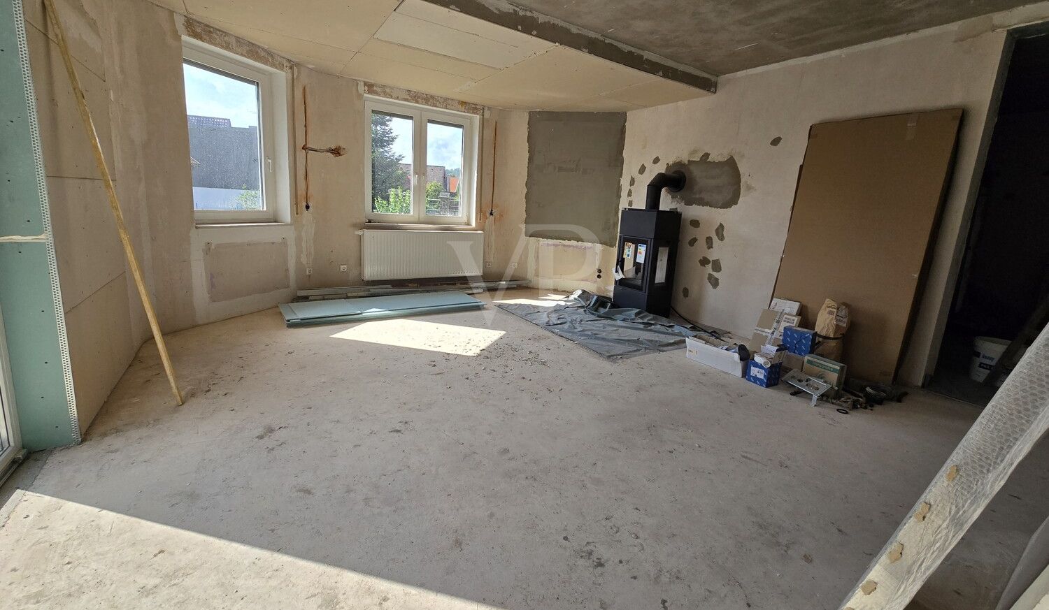 EG Zimmer Ausbau mit Kamin vorbereitet  Stand Sanierung 2024/2025