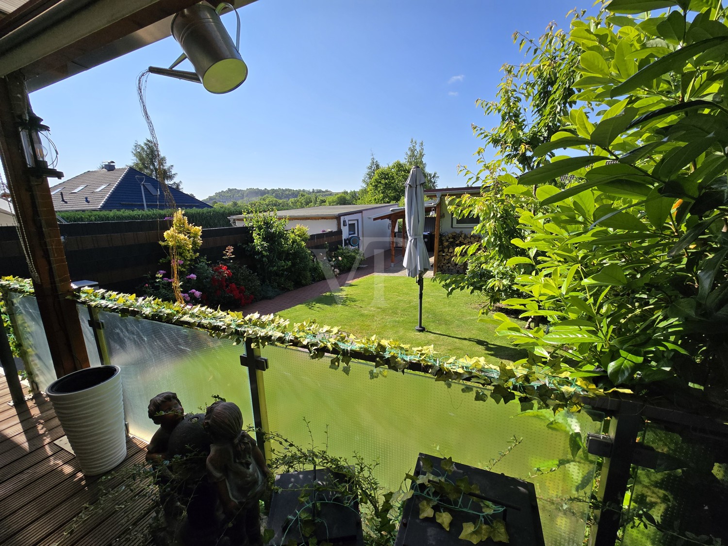 Terrasse mit Gartenblick