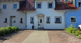 von_poll_real_estate_property_25461011_image_1