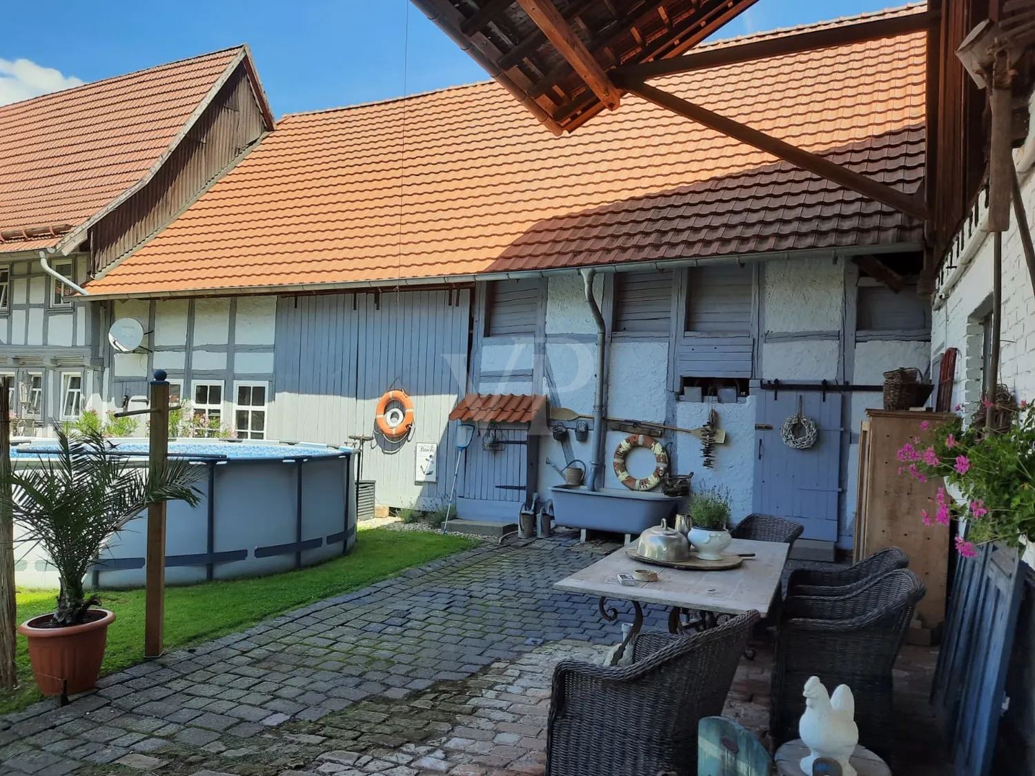 Ansicht Süden mit Nebengebäuden