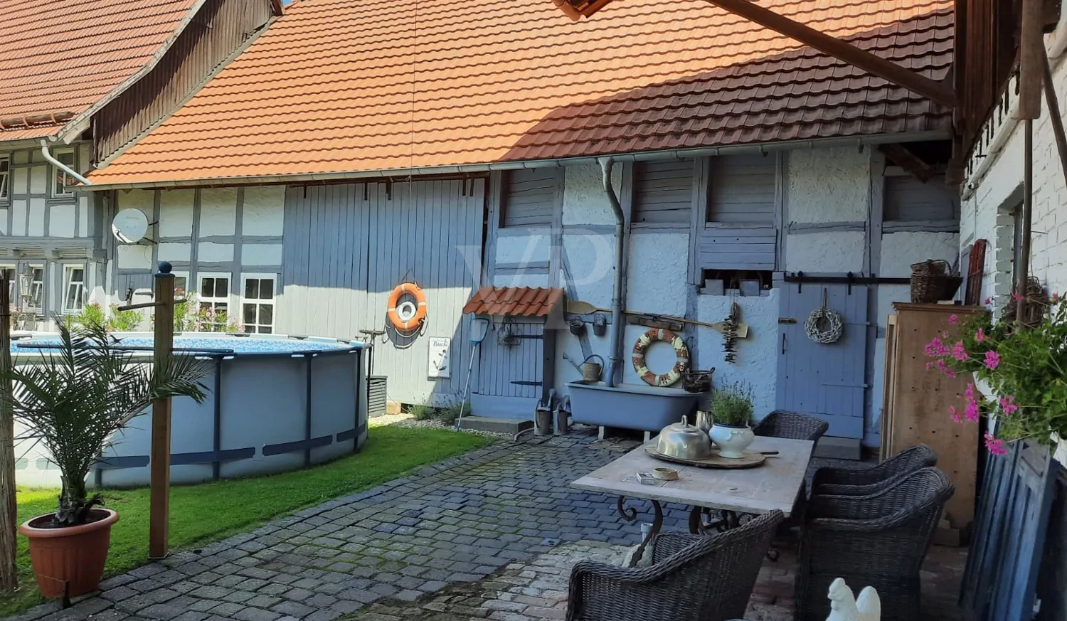 Ansicht Süden mit Nebengebäuden