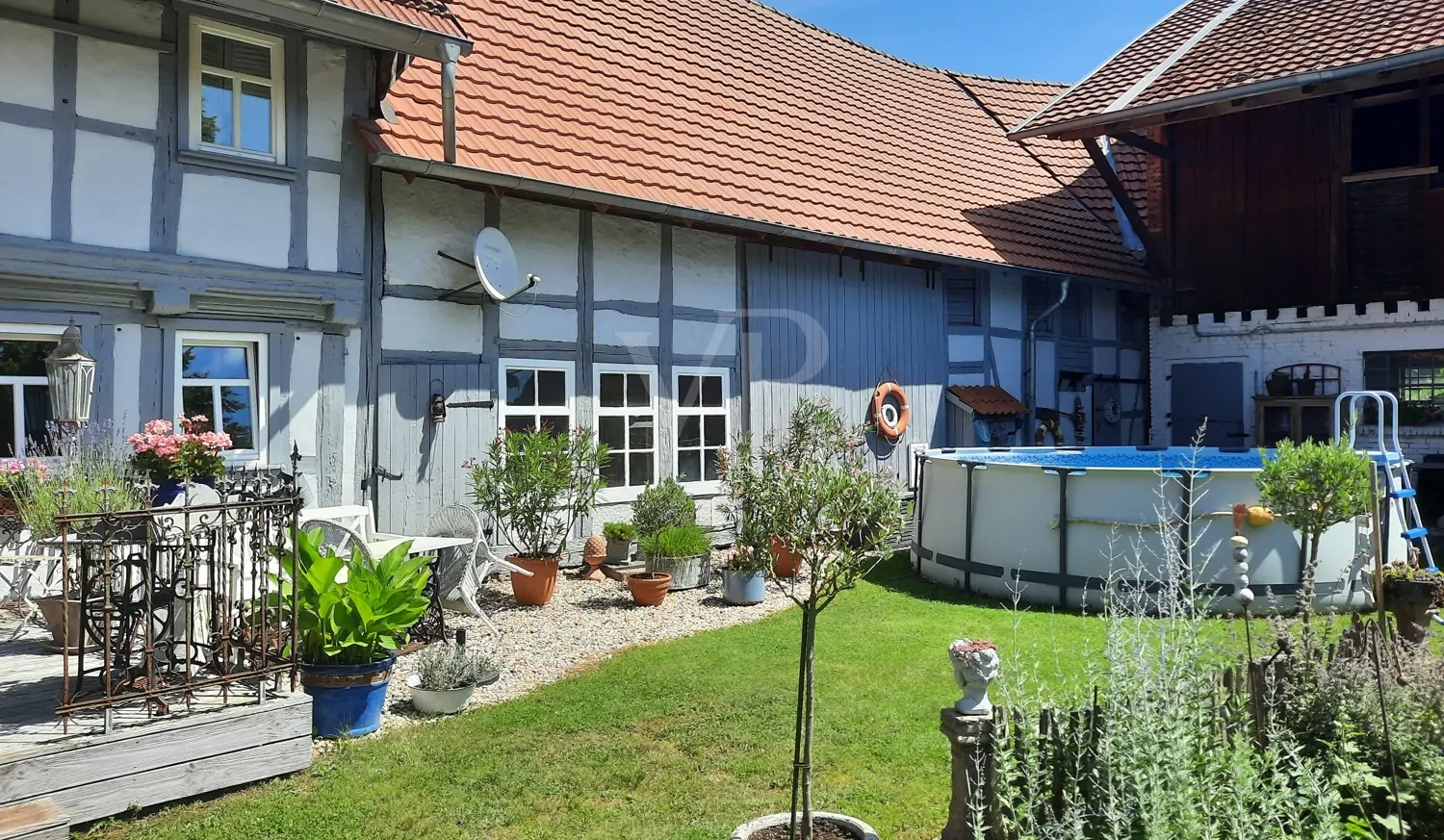 Ansicht mit Innenhof und Ostseite