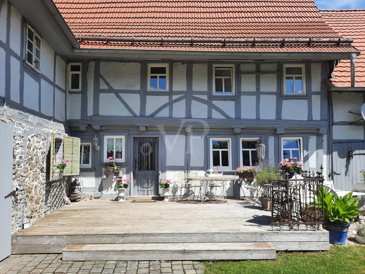 Ansicht Süden mit Hauptwohnhaus