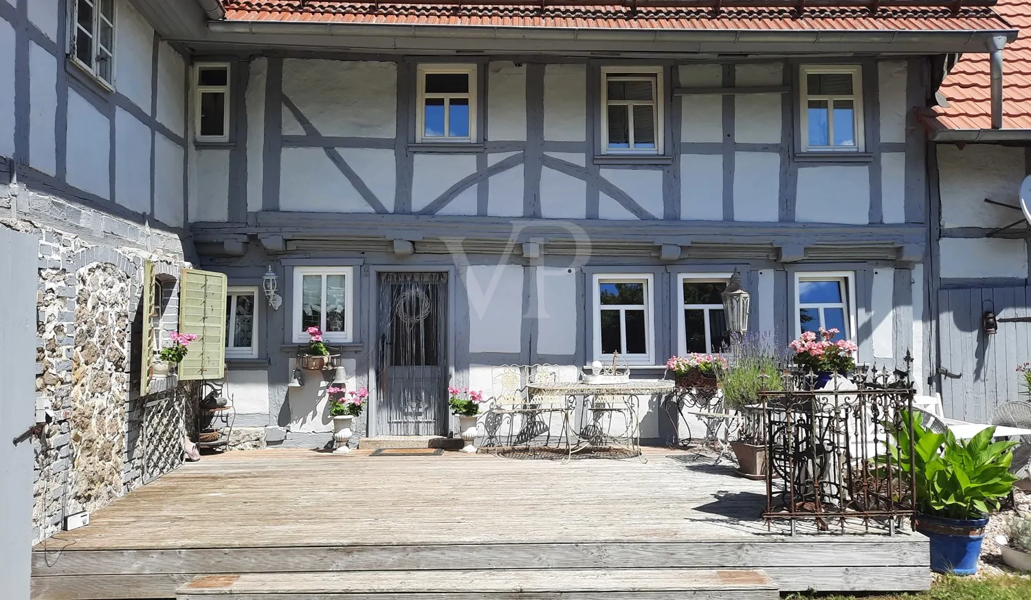 Ansicht Süden mit Hauptwohnhaus