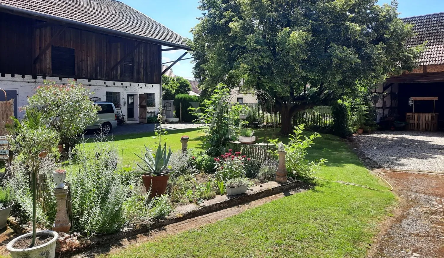 Ansicht mit Innenhof und Nordseite