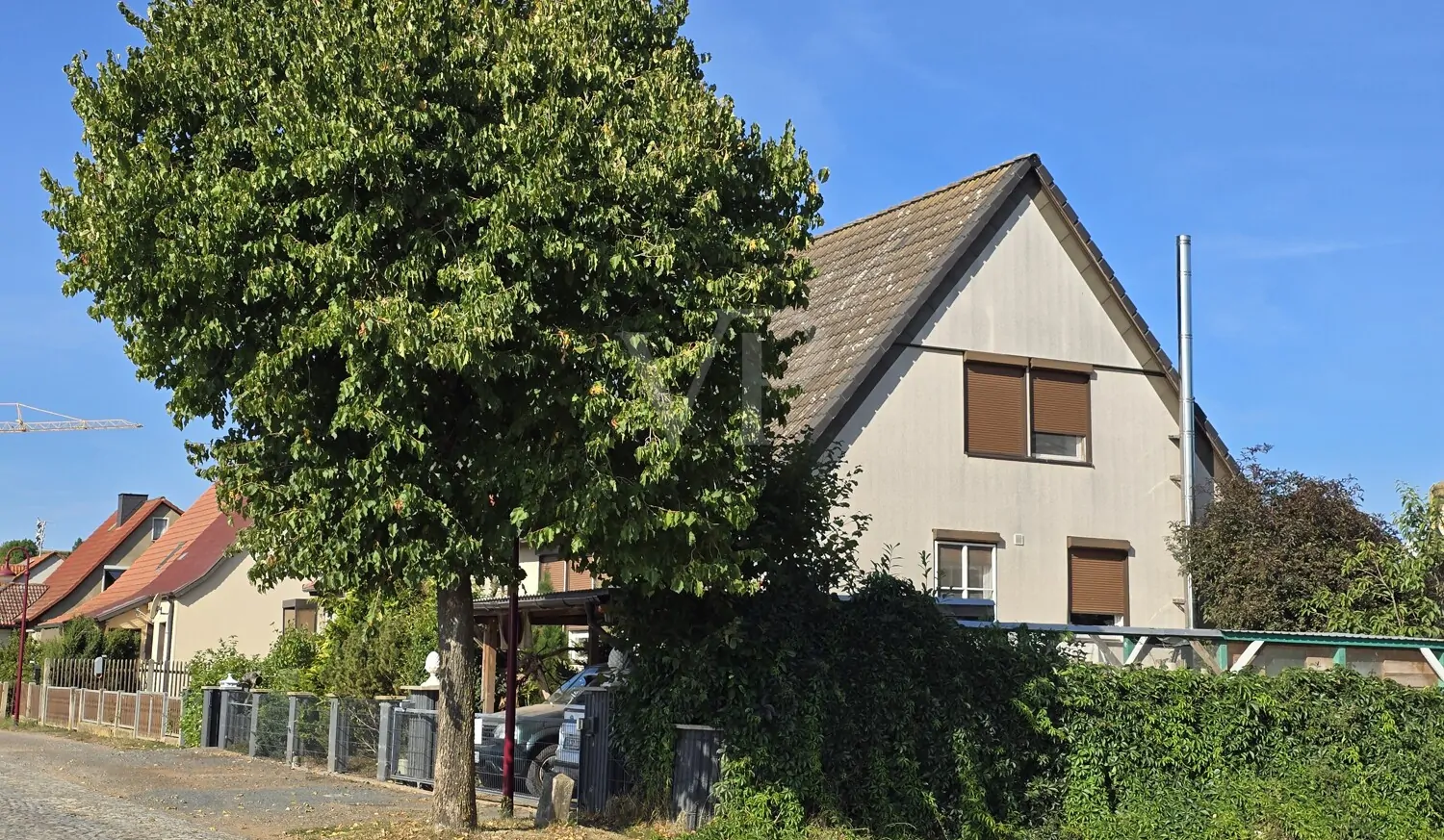 Ansicht Osten mit Straßenseite