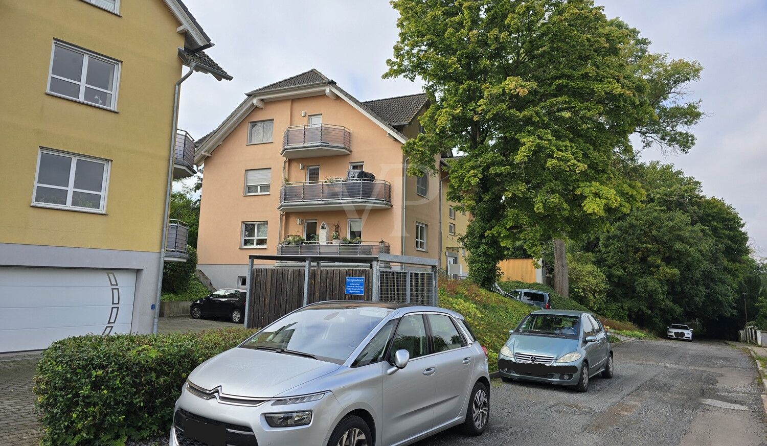 Ansicht Osten mit Straßenseite