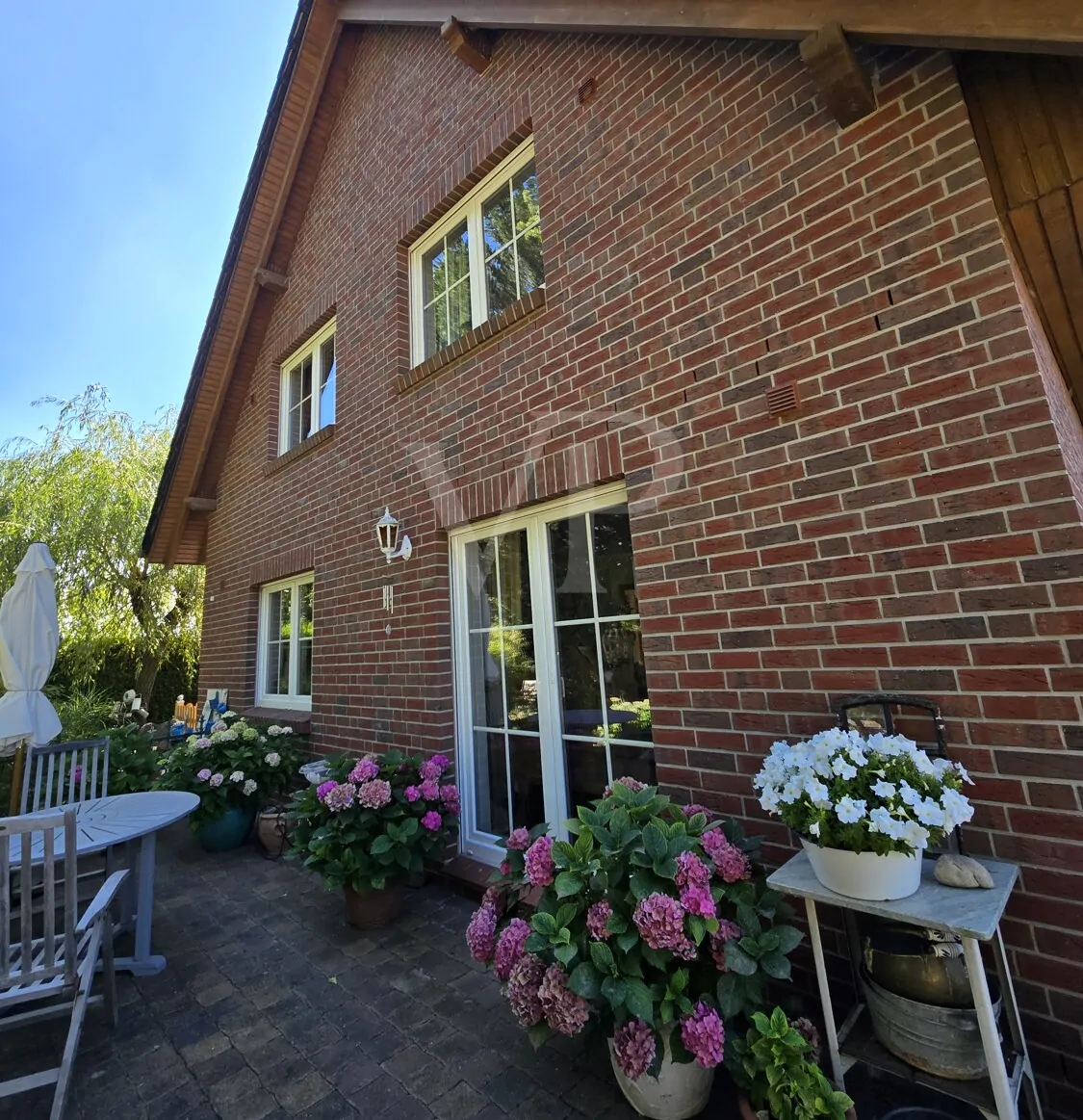 Ansicht Nord-Osten mit Zugang Terrasse
