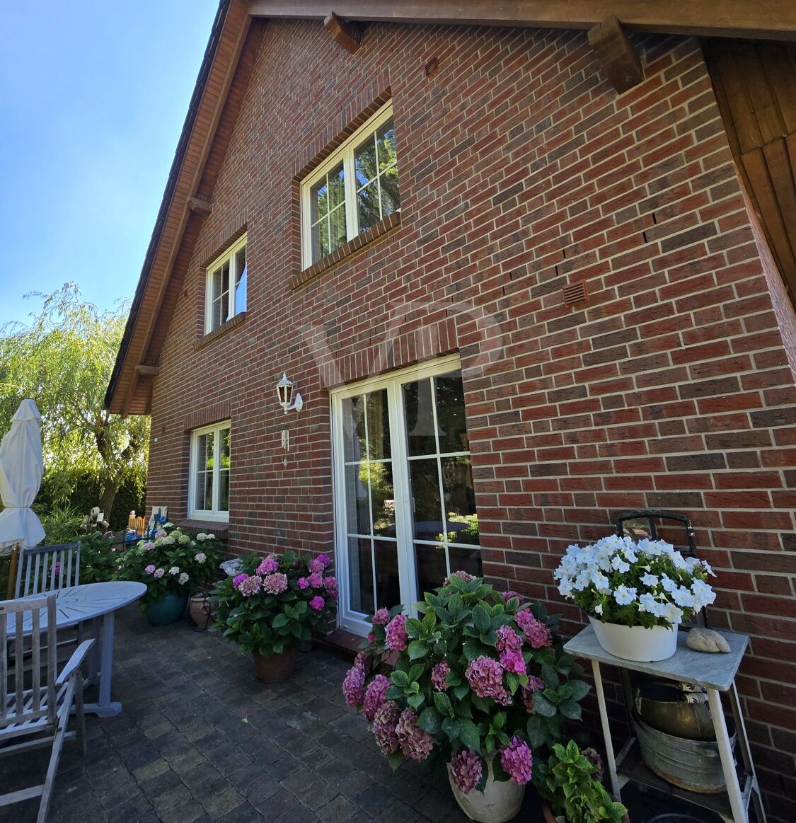 Ansicht Nord-Osten mit Zugang Terrasse