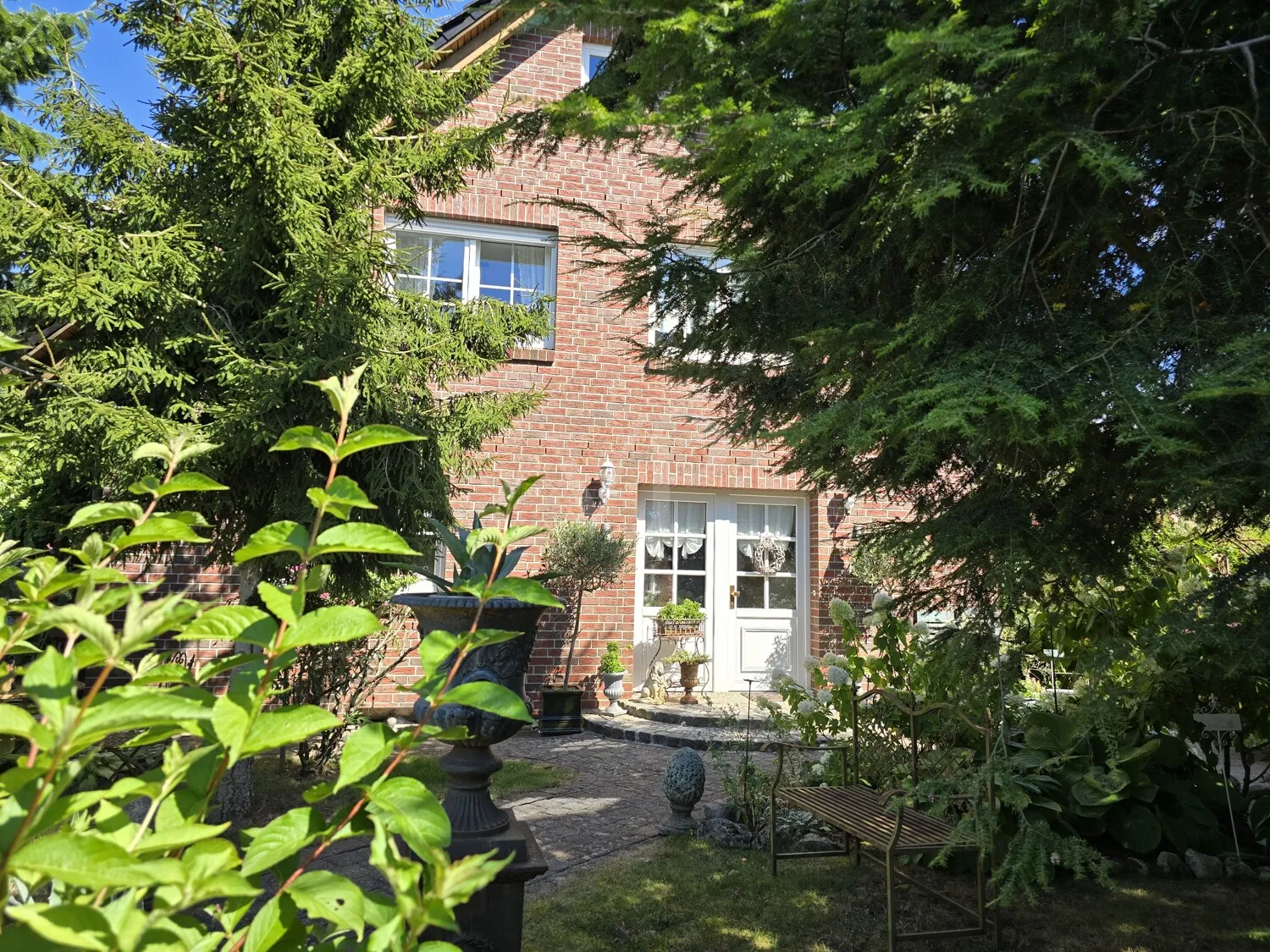 Ansicht Süd-Westen mit Hauseingang
