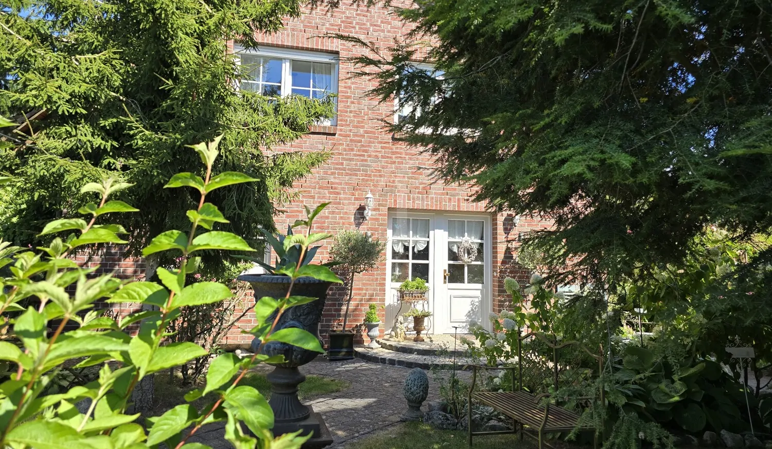 Ansicht Süd-Westen mit Hauseingang