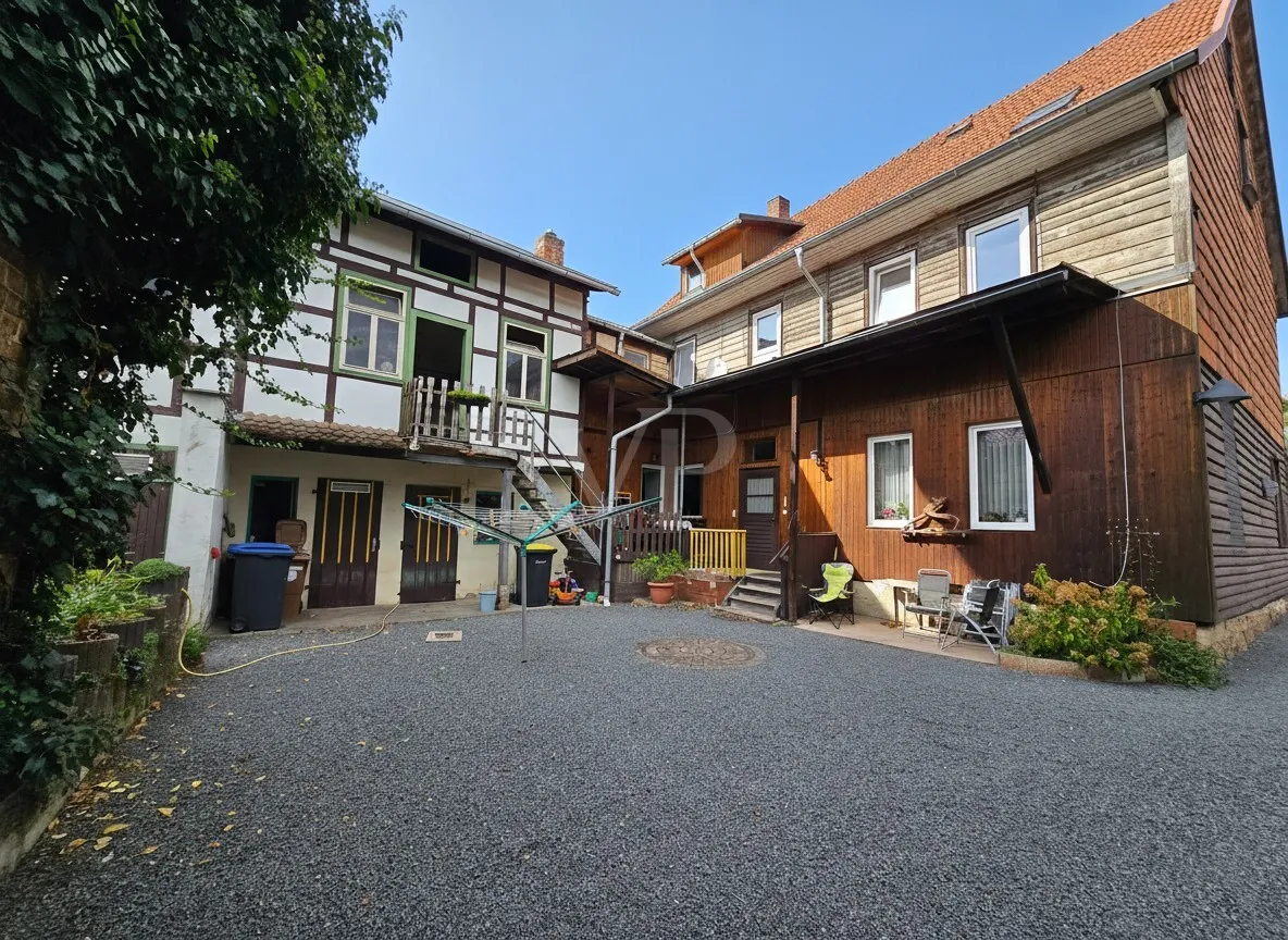 Ansicht Süden mit Nebenhaus