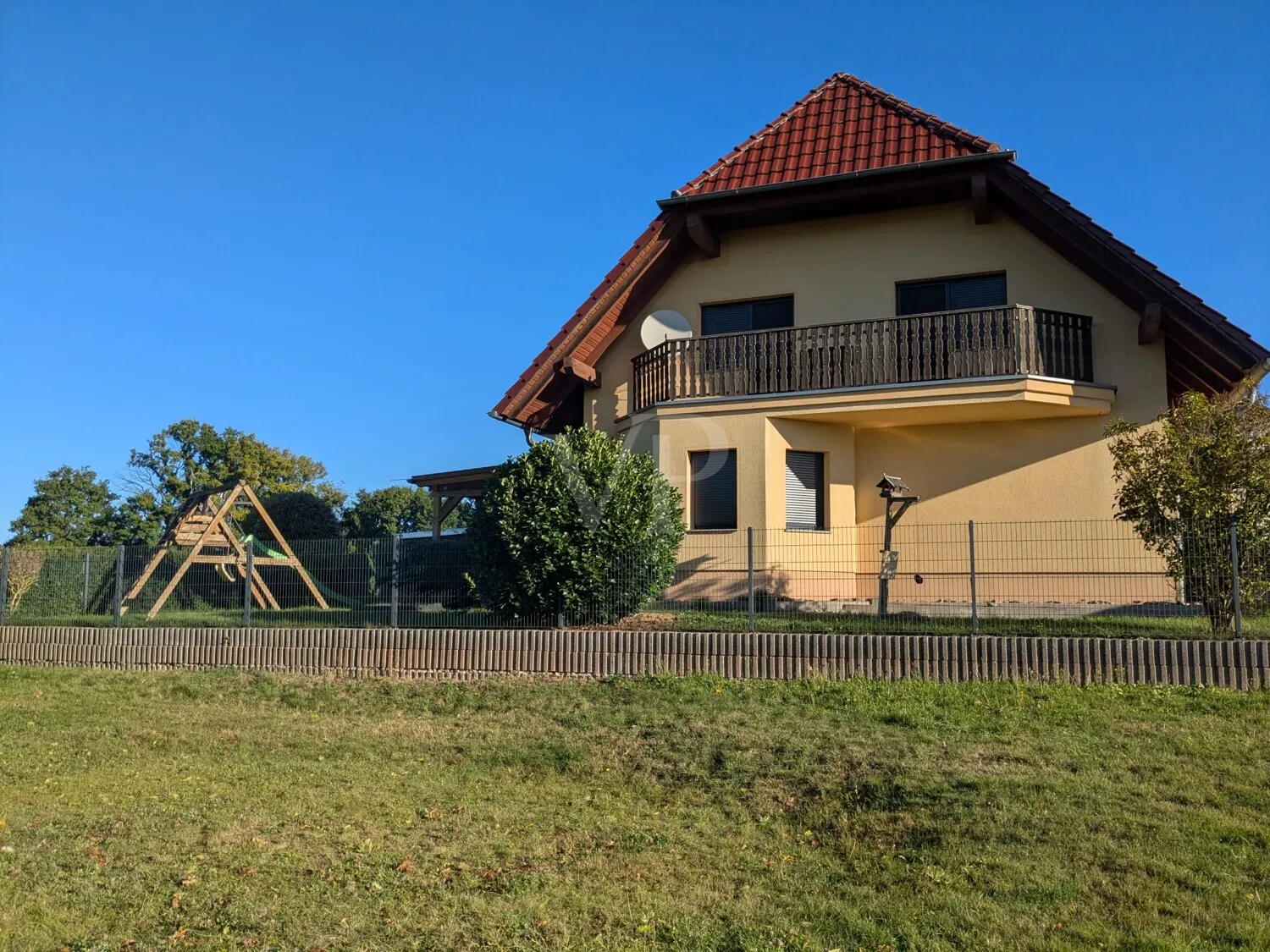 Ansicht Süden mit Gartenbereich