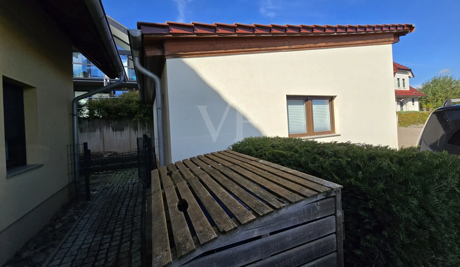 Ansicht Garage vom Hauseingang