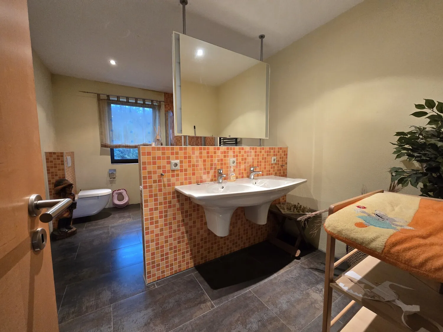 DG Badezimmer Kinder und Gäste Detail 01