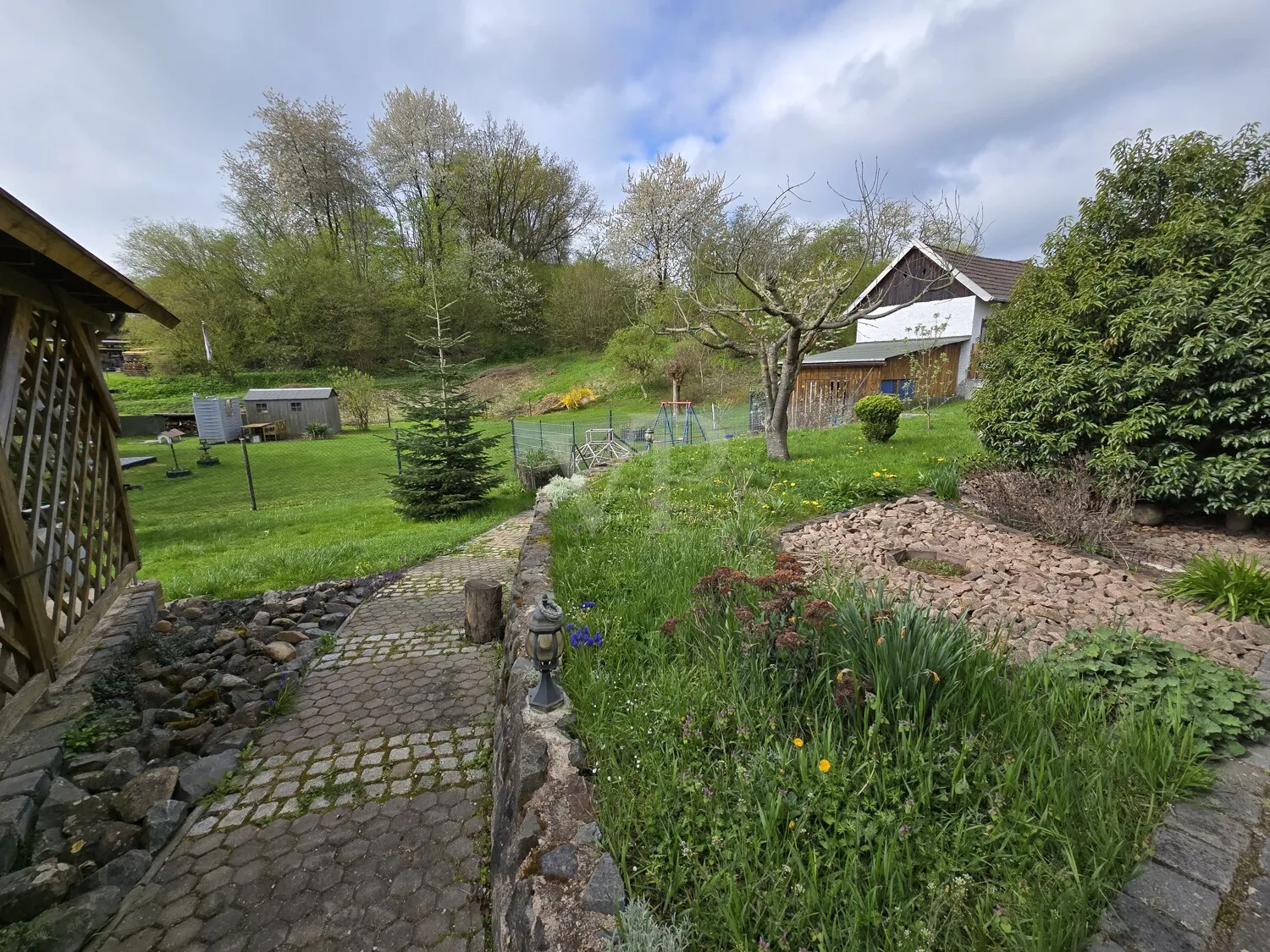 Blick Gartenbereich hinten