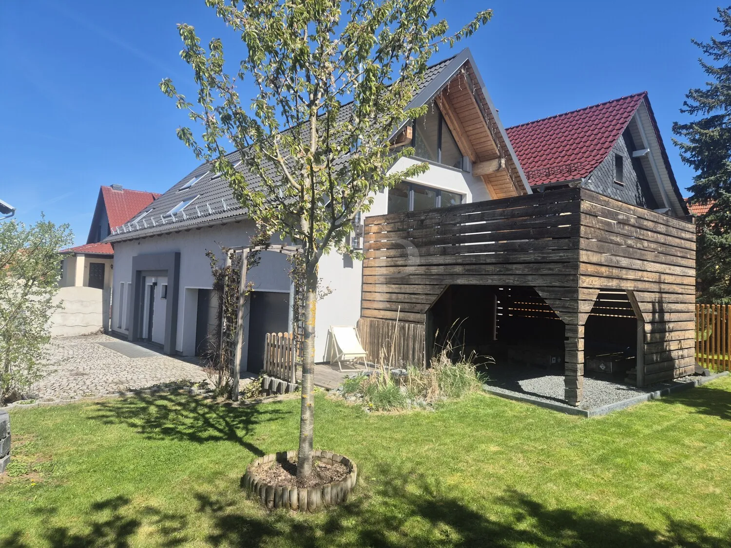 Ansicht Gartenseite zum Haus