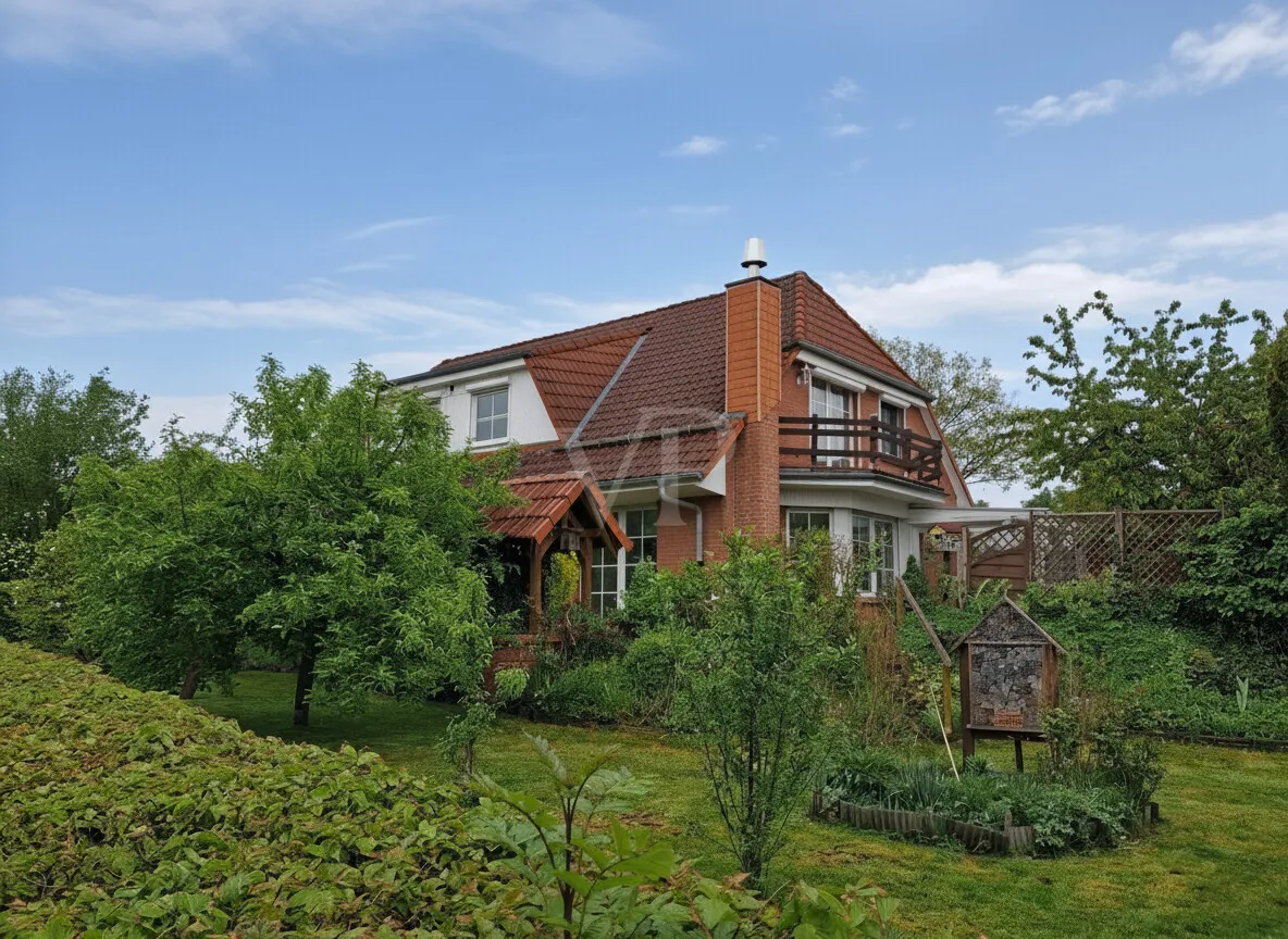 Ansicht Südwesten mit Gartenbereich