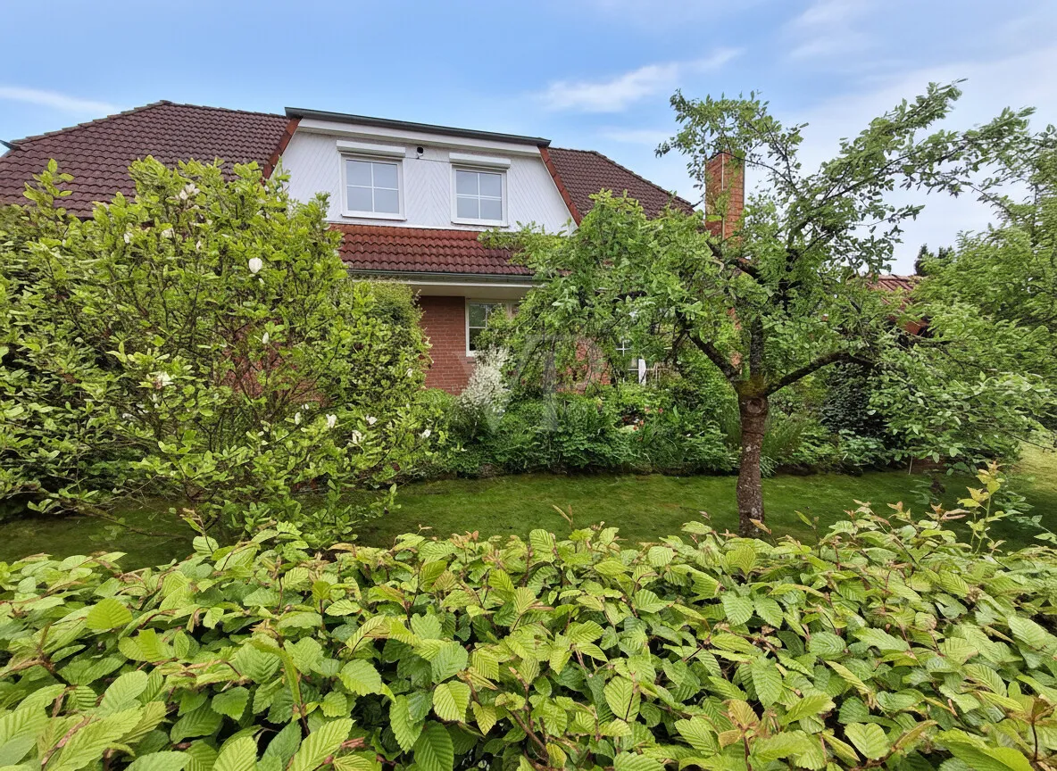 Ansicht Westen mit Gartenbereich