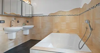 von_poll_real_estate_property_25449016_image_15