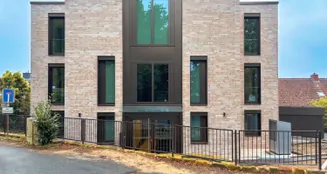 von_poll_real_estate_property_25242037_image_2