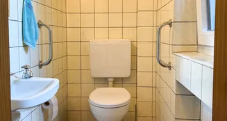 von_poll_real_estate_property_25242026_image_9