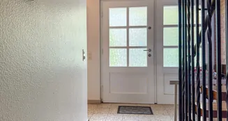 von_poll_real_estate_property_25242026_image_4