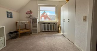 von_poll_real_estate_property_25242026_image_9