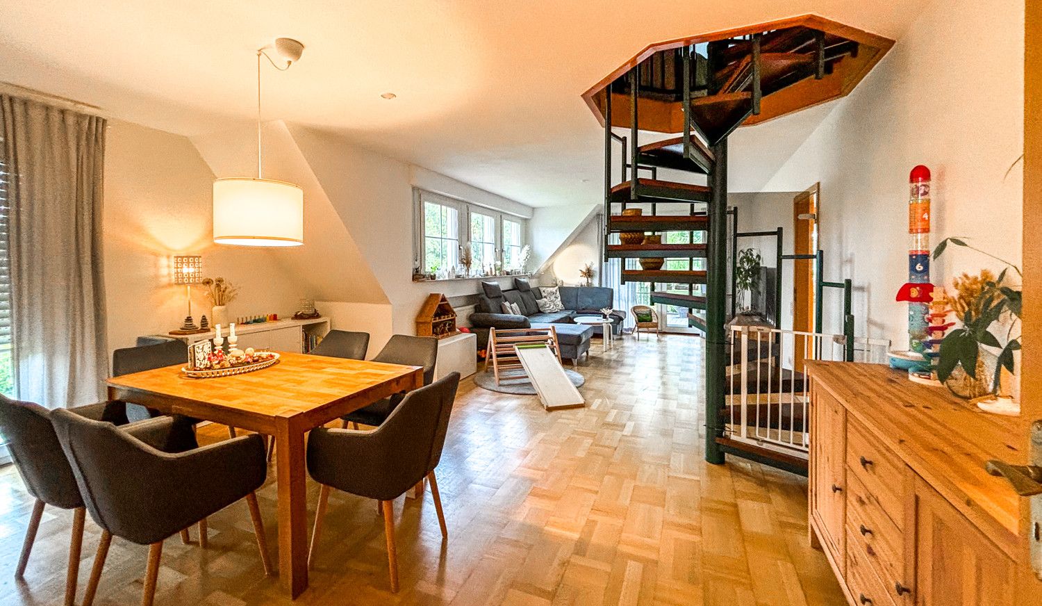 Wohnzimmer OG