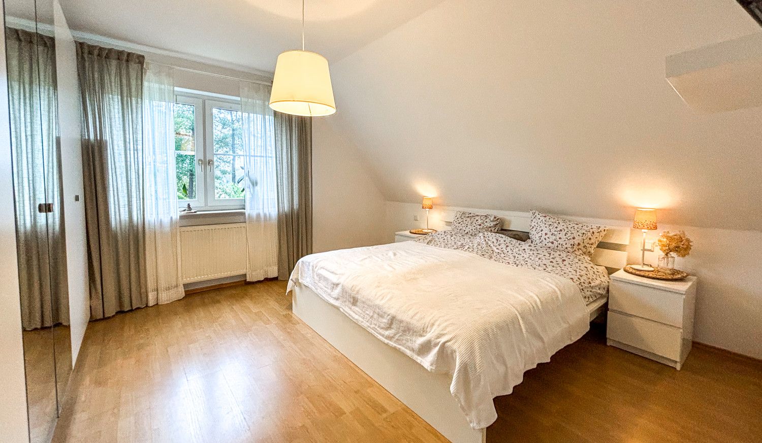 Schlafzimmer OG