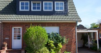 von_poll_real_estate_property_25242016_image_1