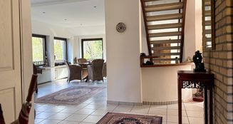 von_poll_real_estate_property_25242017_image_3