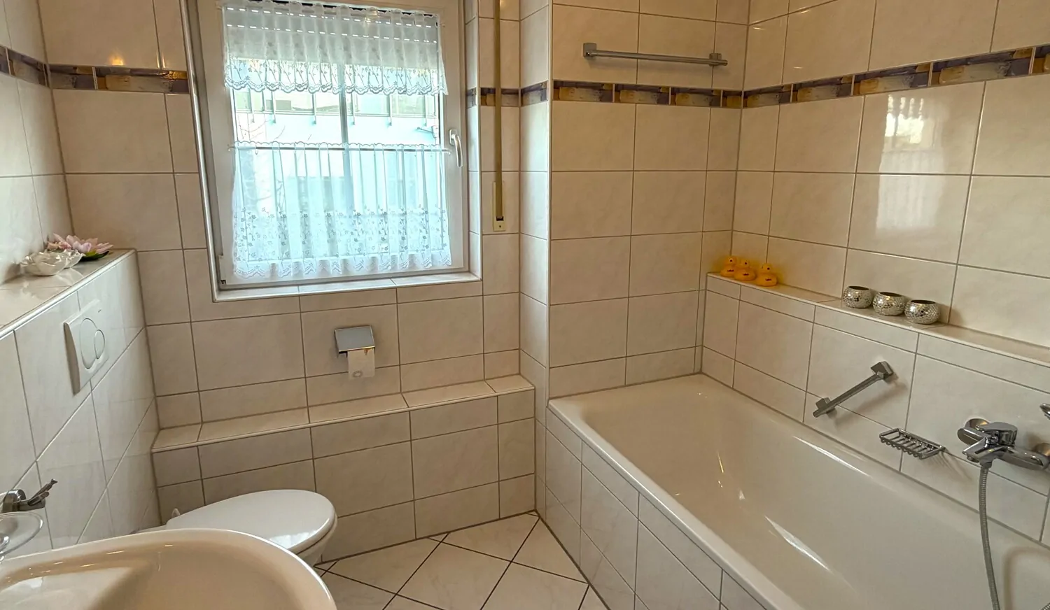 Wannen-/ Duschbad OG