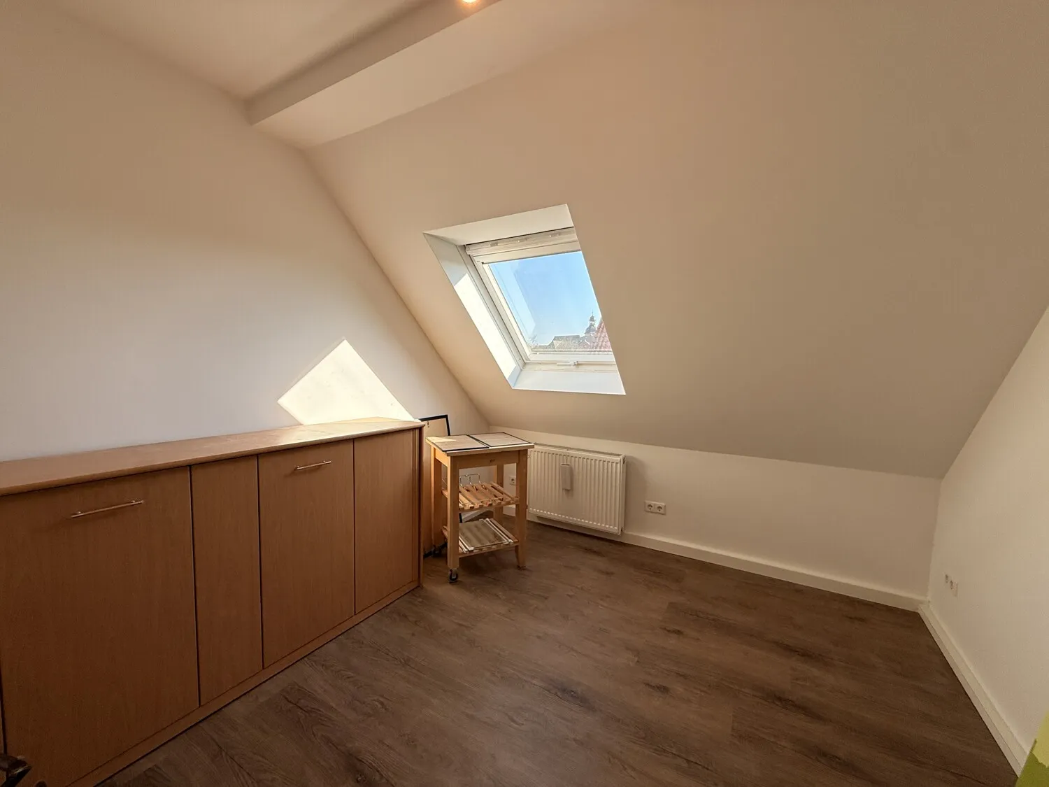 Arbeits-/ Gästezimmer DG