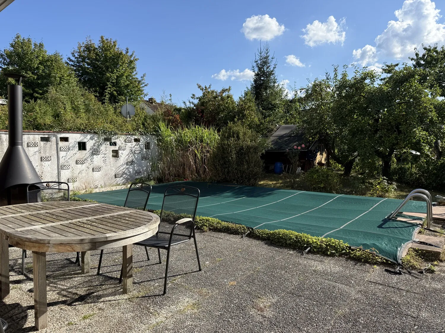 Garten mit Aussenpool