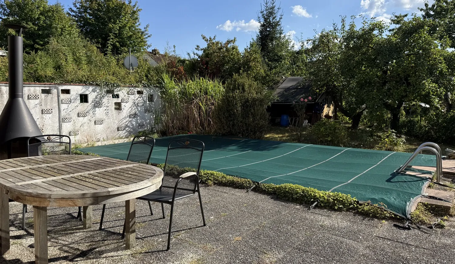 Garten mit Aussenpool