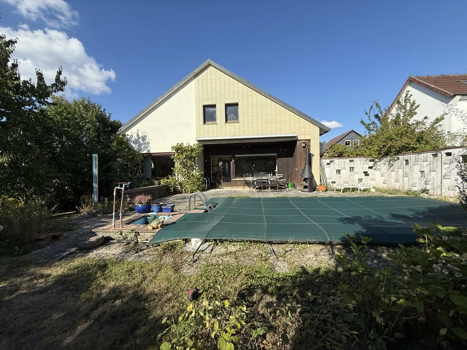 Garten mit Aussenpool