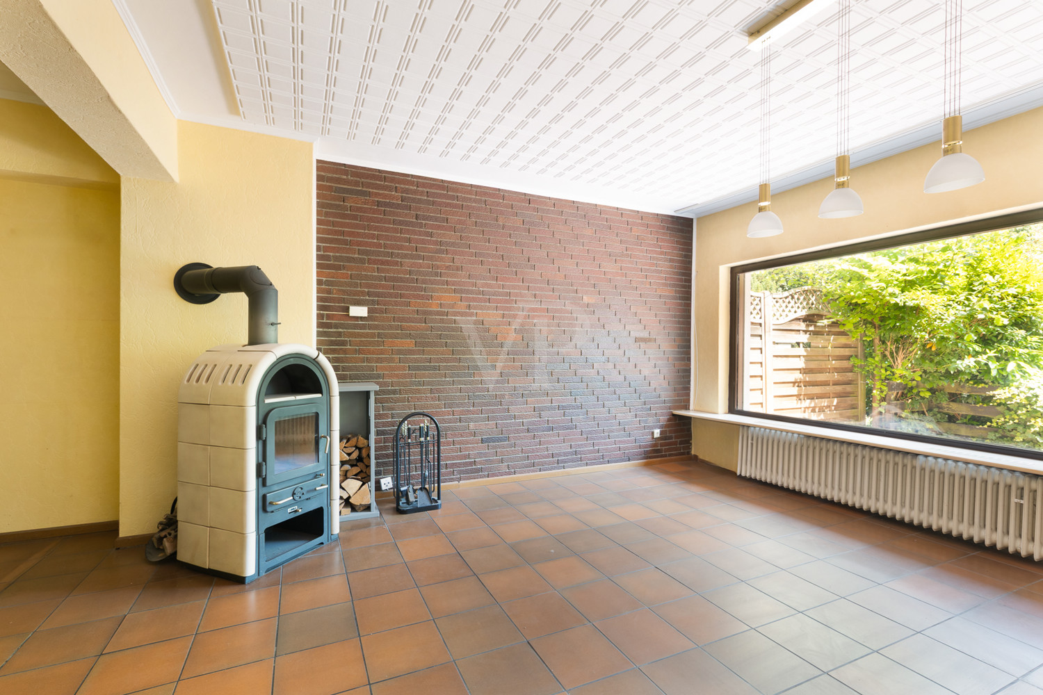 Wohn-Esszimmer mit Kamin